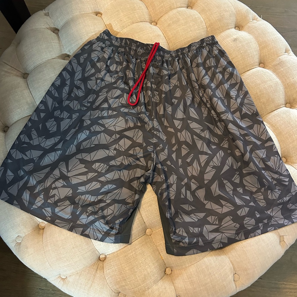 Jordan Men’s DriFit 3XL Grey Print with red drawstring Shorts